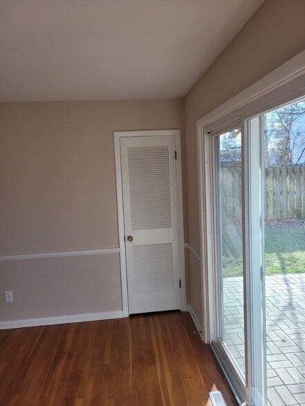 Building Photo - 2671 Montcalm Rd