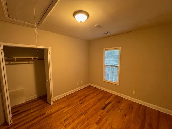 Building Photo - Charming 1925 Craftsman Bungalow in Downto...