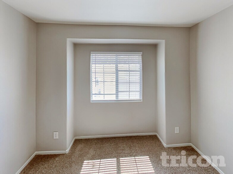 Building Photo - 8142 Dancing Ave
