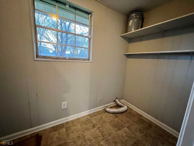 Building Photo - 107 Kristy Ln