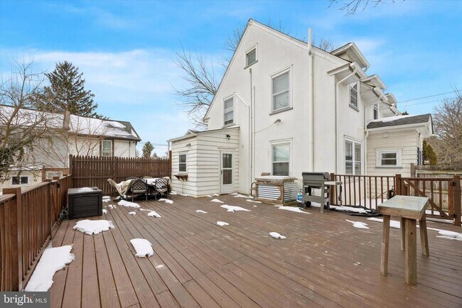 Building Photo - 74 Drexel Ave