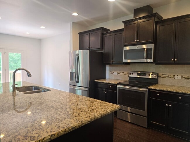 Building Photo - The Parks at Meadowview