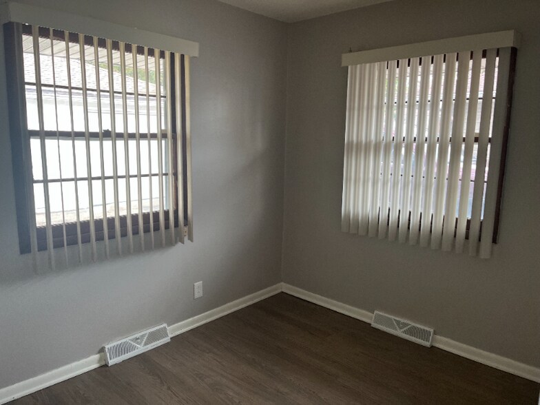 Building Photo - 2303 St Francis Ave