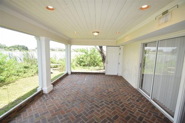 Building Photo - 1204 Honeytree Ln W