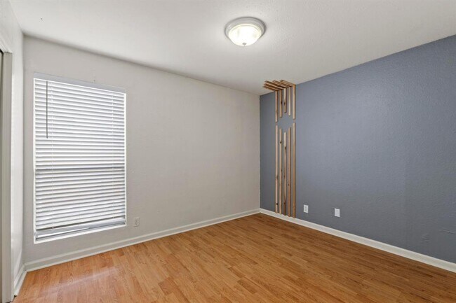 Building Photo - 2708 S 1st St