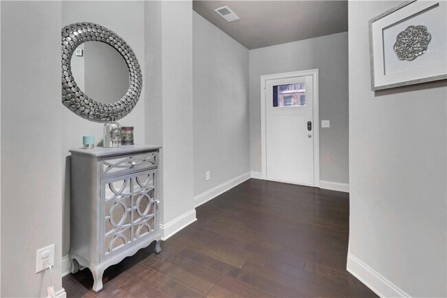 Building Photo - 5084 Whiteoak Terrace SE