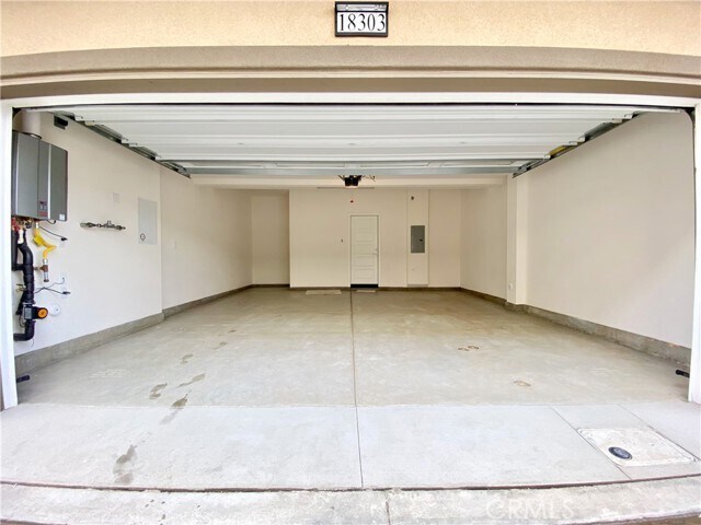 Building Photo - 18303 Iris Ln