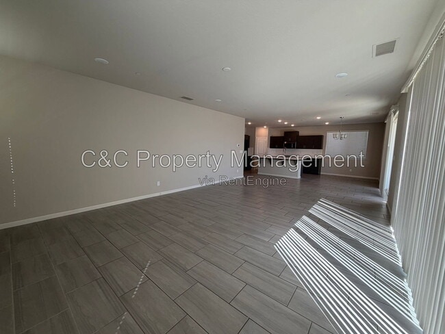 Building Photo - 3335 Las Rosas Ave