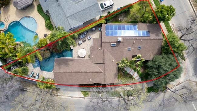 Building Photo - 4571 Canoga Dr