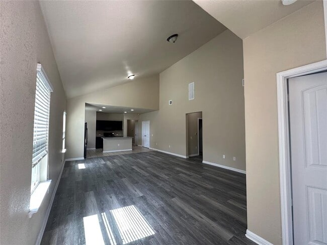 Building Photo - 1517 Maier Dr