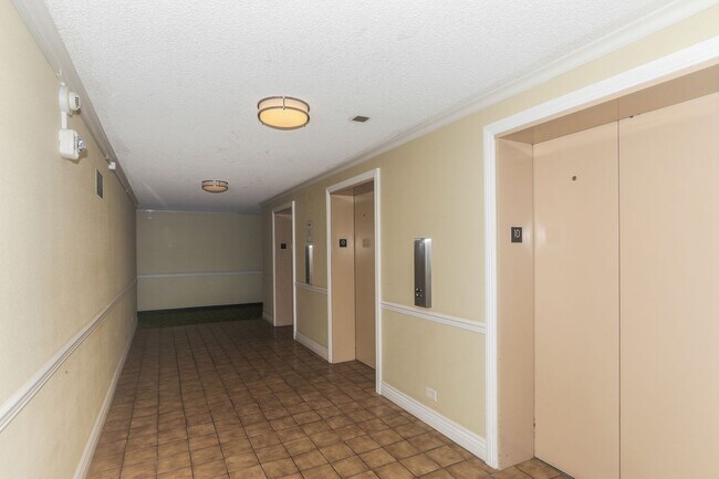 Building Photo - 2240 Kuhio Ave.
