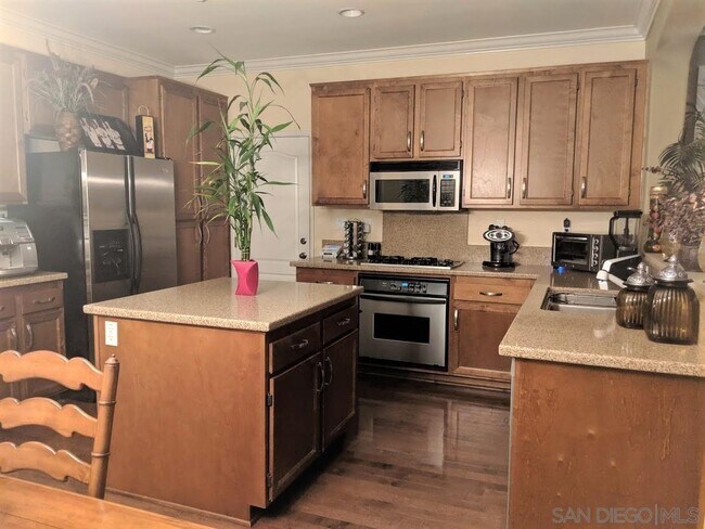 Building Photo - 16463 Camelas Walk
