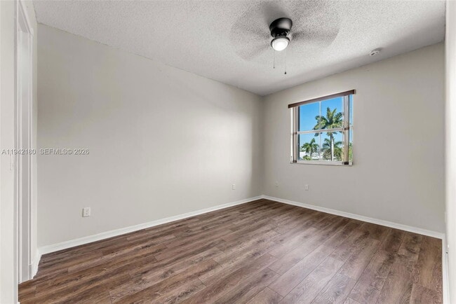 Building Photo - 18560 NE 3rd Ct