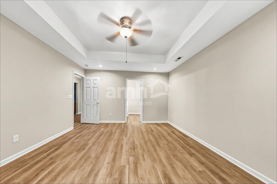 Building Photo - 5145 Torrey Ln