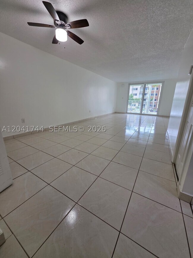 Building Photo - 6930 Miami Gardens Dr