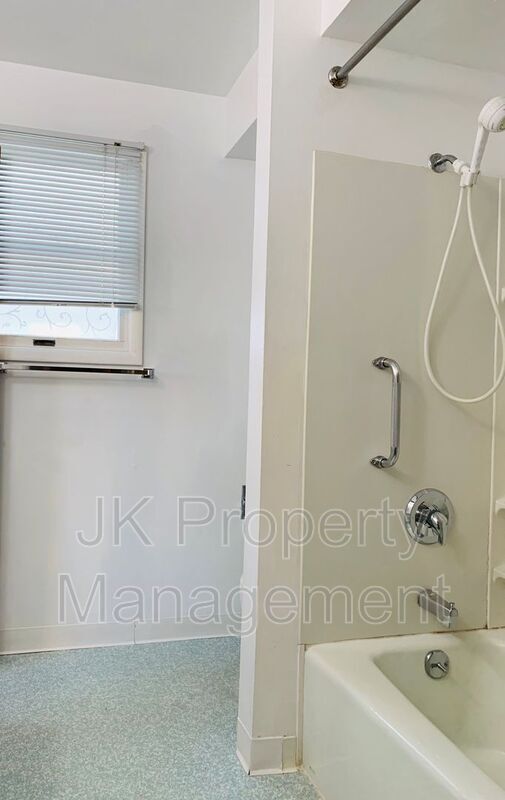 Building Photo - 4236 Central Ave