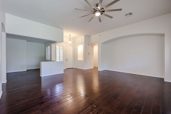 Building Photo - Welcome to this stunning 3-bedroom, 2-bath...