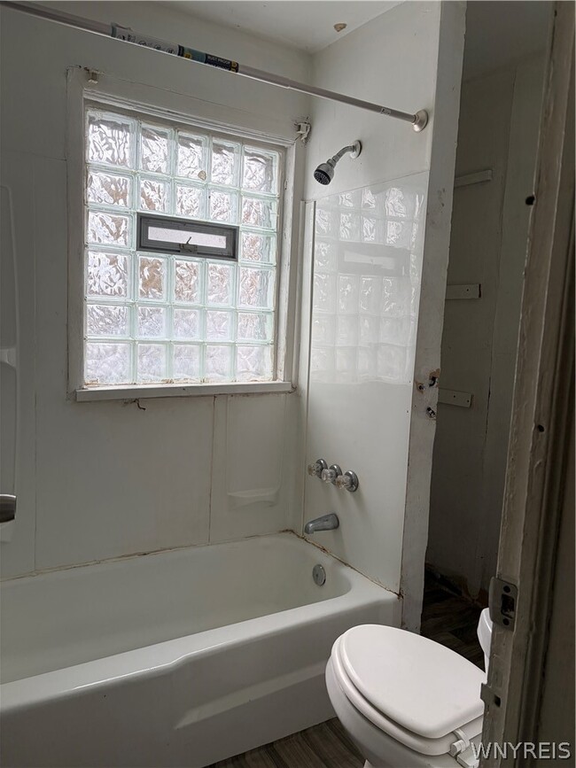 Building Photo - 1839 Michigan Ave