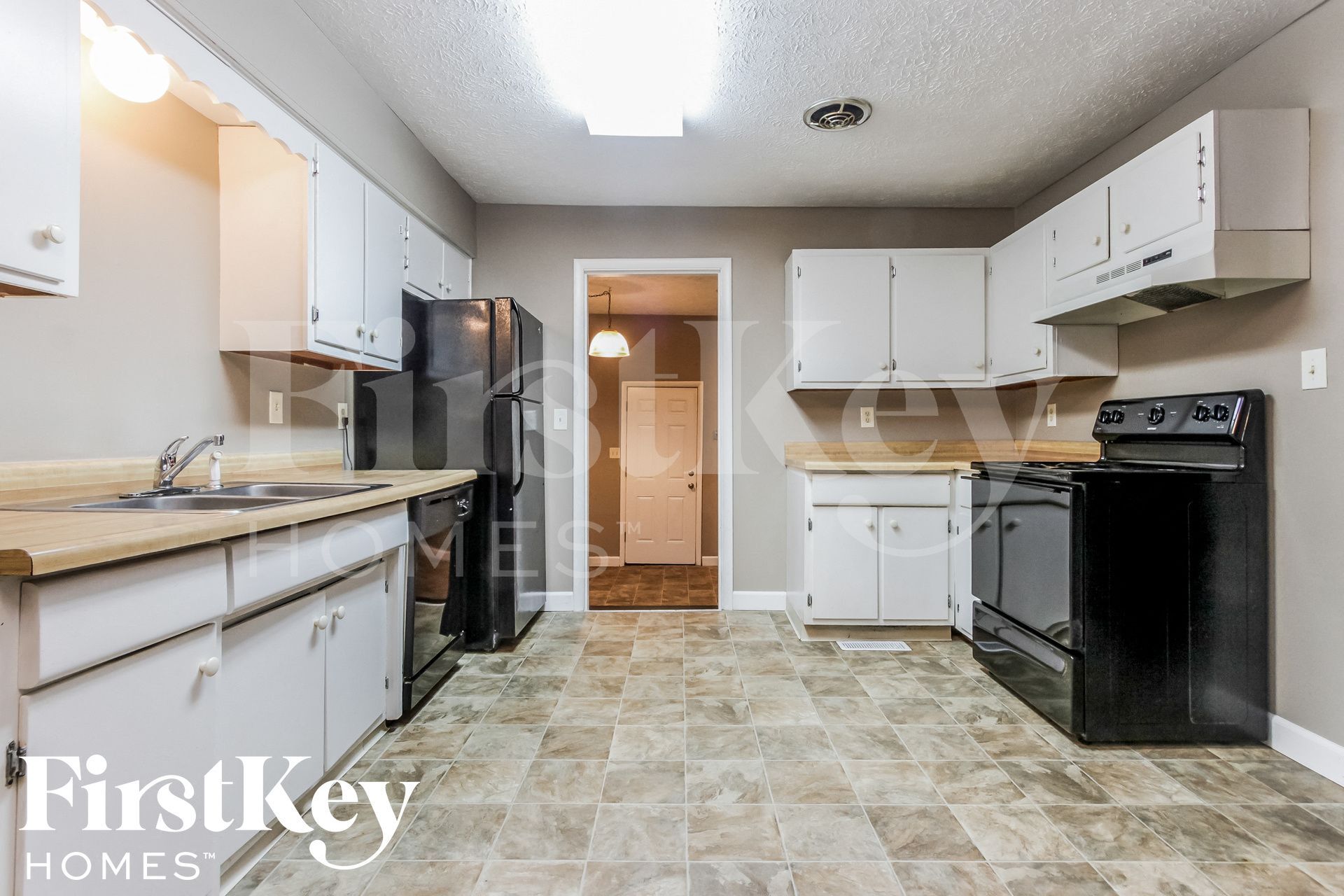 Building Photo - 376 Ticen St