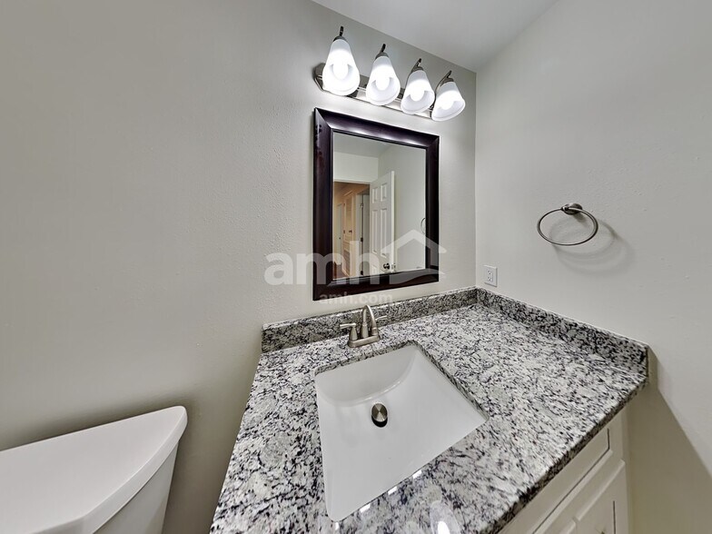 Building Photo - 16778 Fallen Timbers Dr