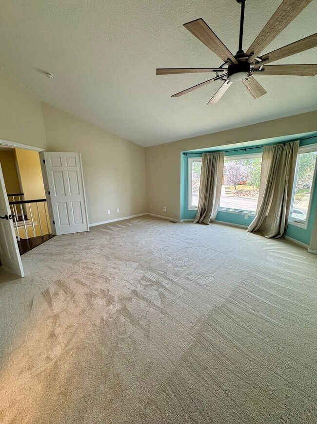 Building Photo - 5 Bedroom Home in Broadmoor Bluffs