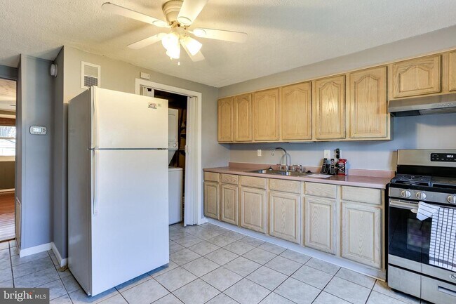 Building Photo - 341 Bigley Ave