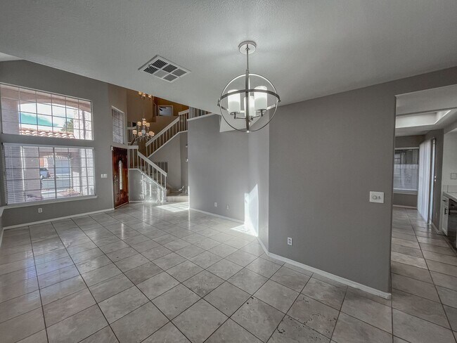 Building Photo - Spacious 4-Bedroom Home in Prime Green Val...