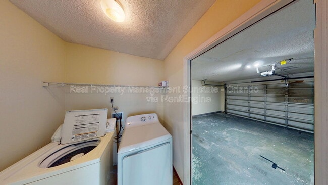 Building Photo - 10025 Creekwater Blvd