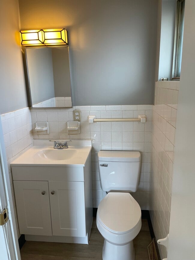 Building Photo - 326 Blackwood Ave