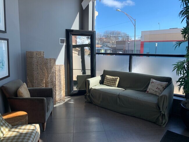 Building Photo - 3300 W Irving Park Rd