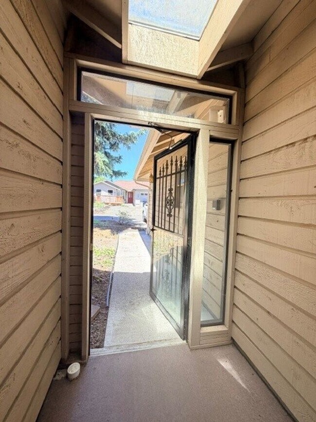 Building Photo - Charming 3-Bedroom Home with Garage & Lawn Care Included