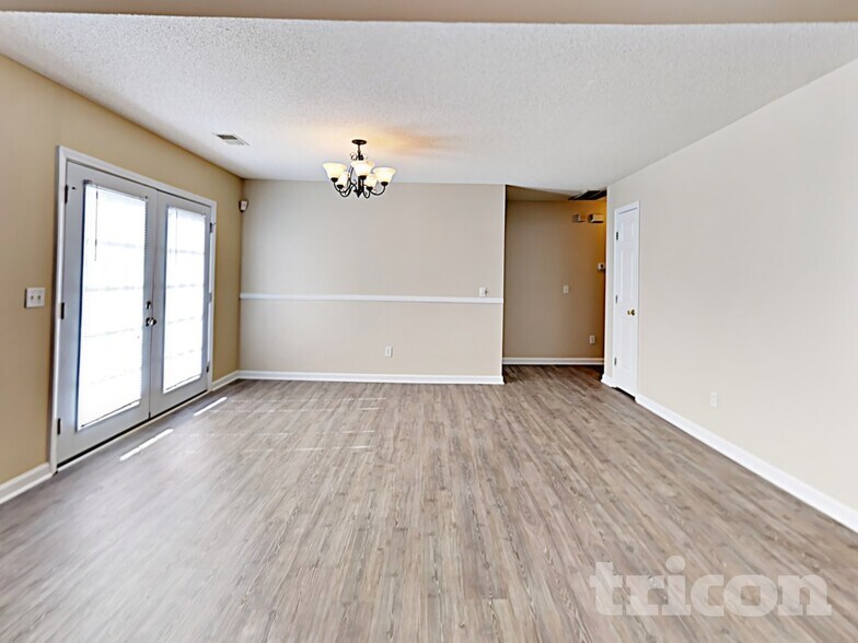 Building Photo - 1310 May Oak Cir