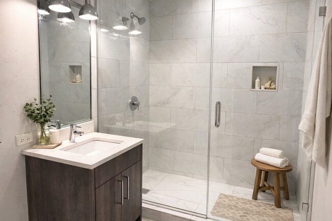 Building Photo - 5055 S Dorchester Ave