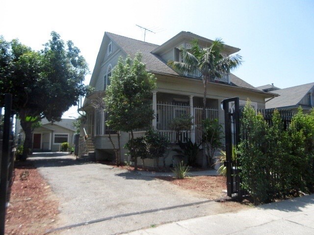 Primary Photo - 1430 W 25th St