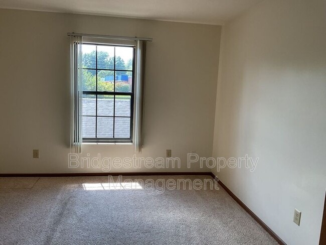 Building Photo - 4579 Burchdale St