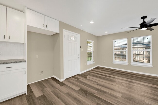 Building Photo - 7814 Avenue F