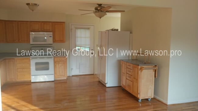Building Photo - Beautiful Home in Cave Spring with Partially Finished Basement