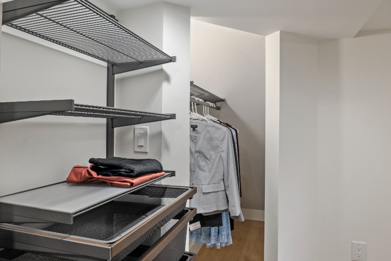 Building Photo - 5703 Fenwick Dr