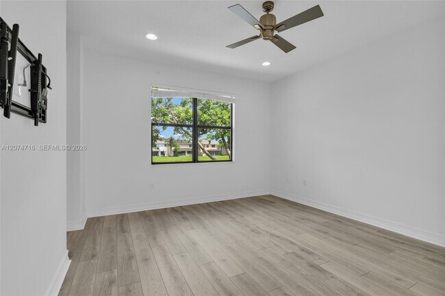 Building Photo - 8089 Ironstone Dr
