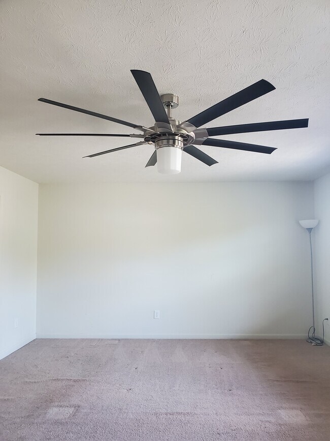 Building Photo - 13973 Catalina Dr