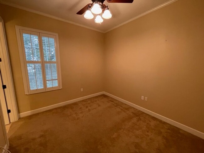 Building Photo - Lovely 2 Bedroom Condo in Jackson Square