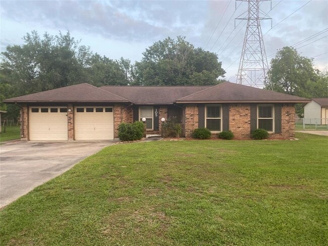 Primary Photo - 105 Lazy Ln