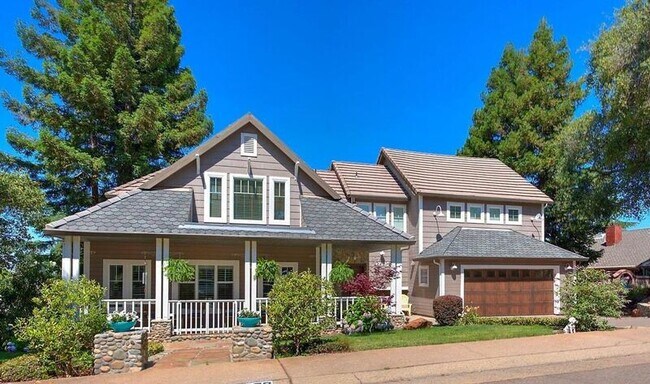 Building Photo - 12422 Homestead Way