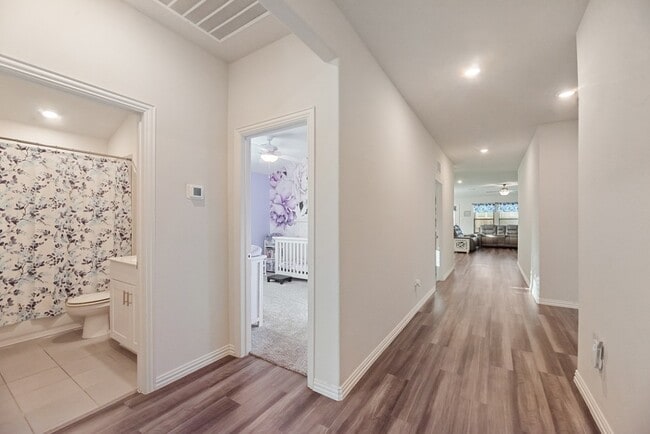 Building Photo - 2536 Peoria Dr