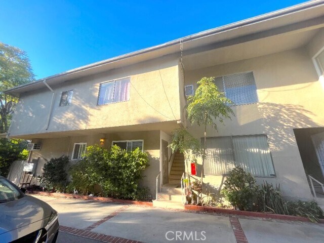 Building Photo - 1040 N Sierra Bonita Ave