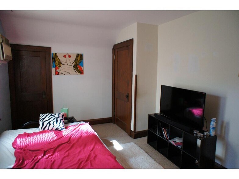 Bonus Area (2nd BR possible) - 3005 Tyler St NE