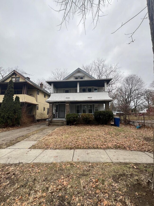 Building Photo - 14221 Glenside Rd