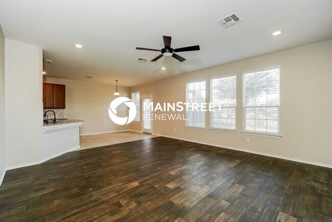 Building Photo - 3 Bedroom Pet-Friendly Home in Hutto, TX with Main Street Renewal