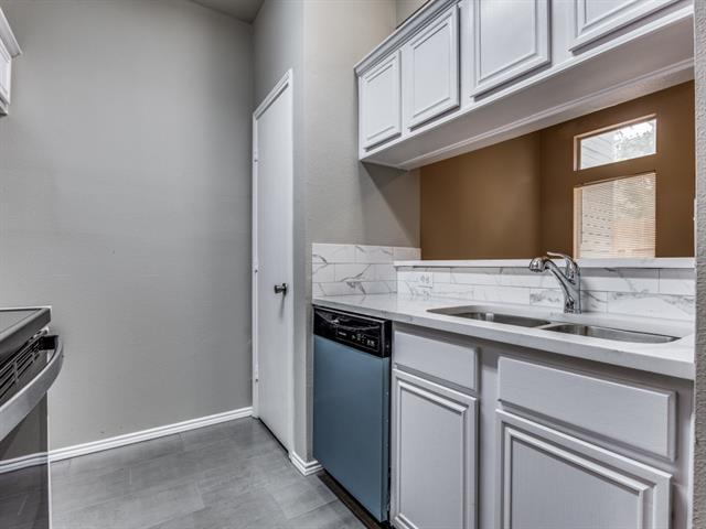 Building Photo - 3935 Pickett Pl Dr