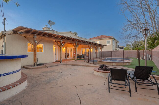 Building Photo - 5114 Etiwanda Ave
